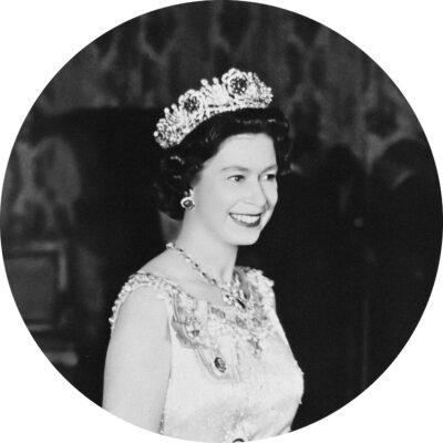 Queen Elizabeth, Regina Elisabeta